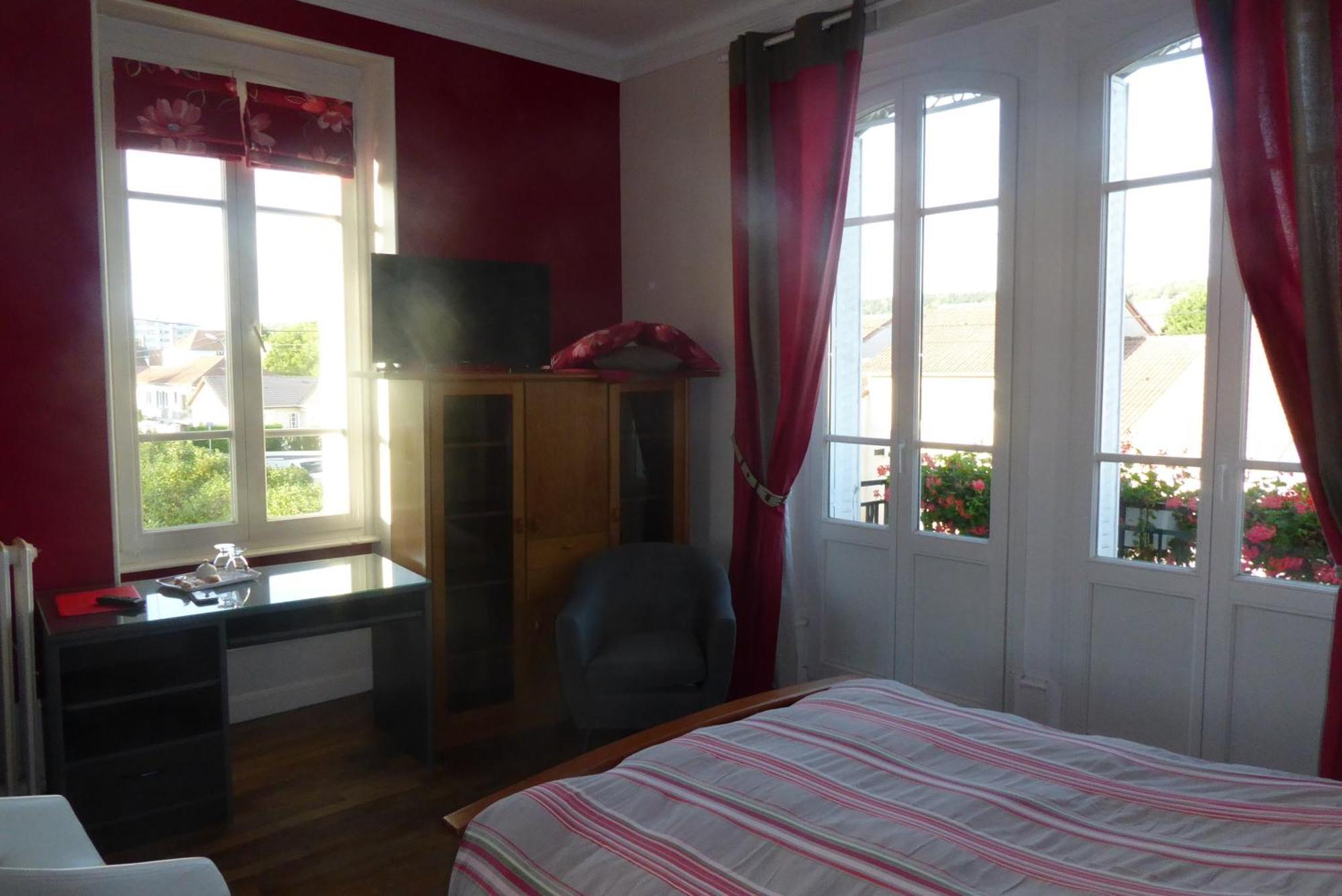 La Dragee Hote, Chambres Chez L'Habitant 베르됭쉬르뫼즈 객실 사진
